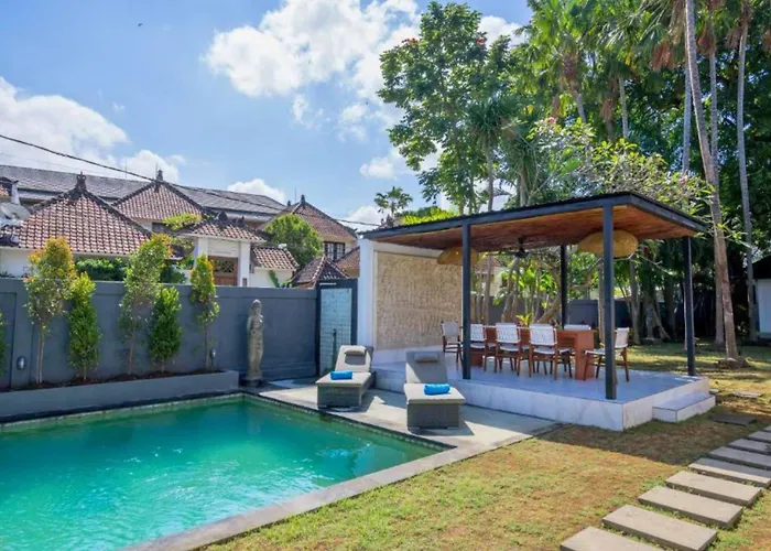 Villa Sasikirana Spacious 10 Bedroom Private Pool Seminyak