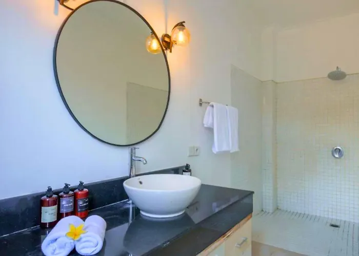 Sasikirana Spacious 10 Bedroom Private Pool Seminyak
