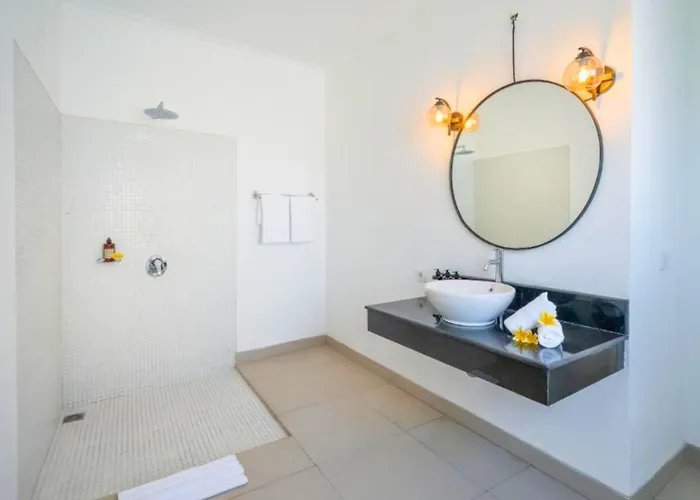 Sasikirana Spacious 10 Bedroom Private Pool * Seminyak
