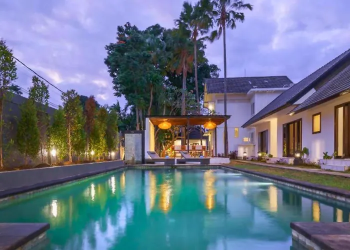 Sasikirana Spacious 10 Bedroom Private Pool * Seminyak